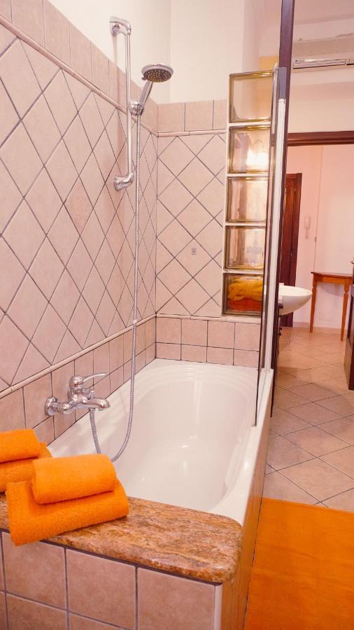 Pm 12 Via Achille Grandi Guest House Alghero Buitenkant foto
